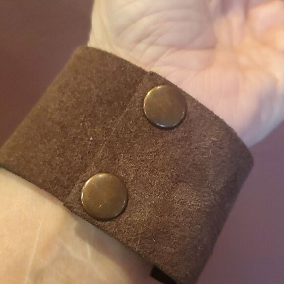 Bracelet Leather, Brand New with Adjustable Snaps! NWOT. - Picture 5 of 6